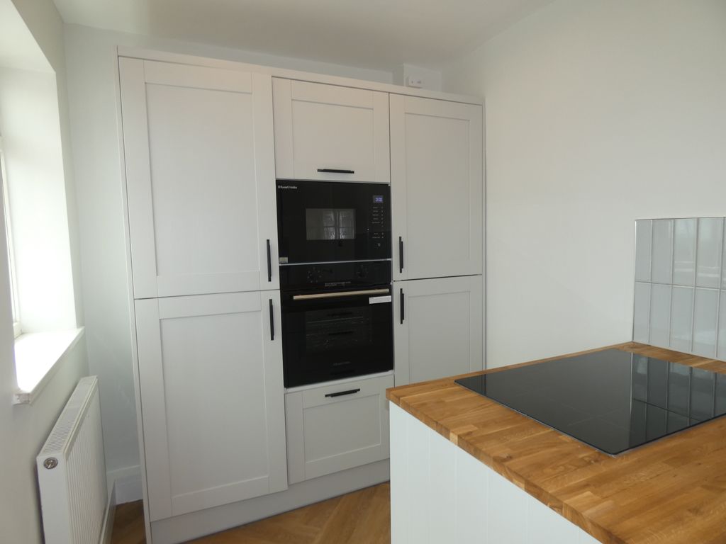 Kitchen/Breakfast- click for photo gallery